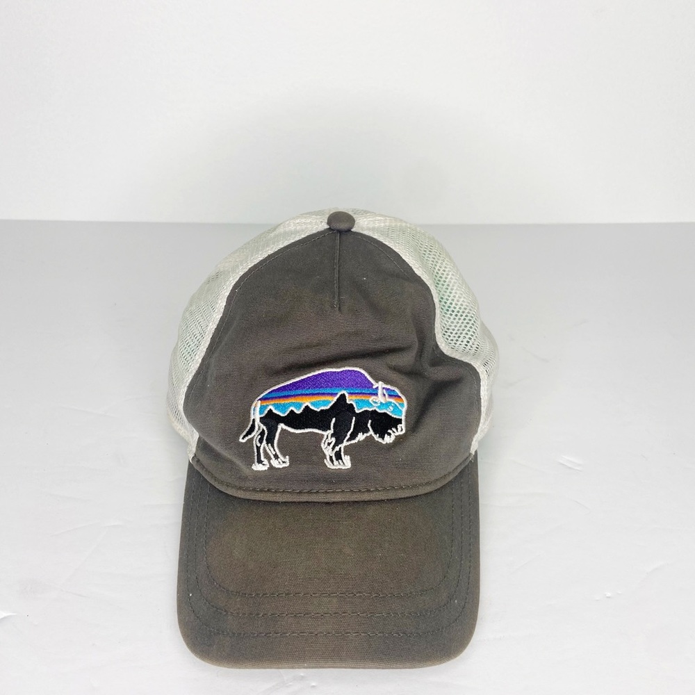 Patagonia Fitz Roy Hat Bison Buffalo Faded White Mesh Back Trucker Cap Snapbacj